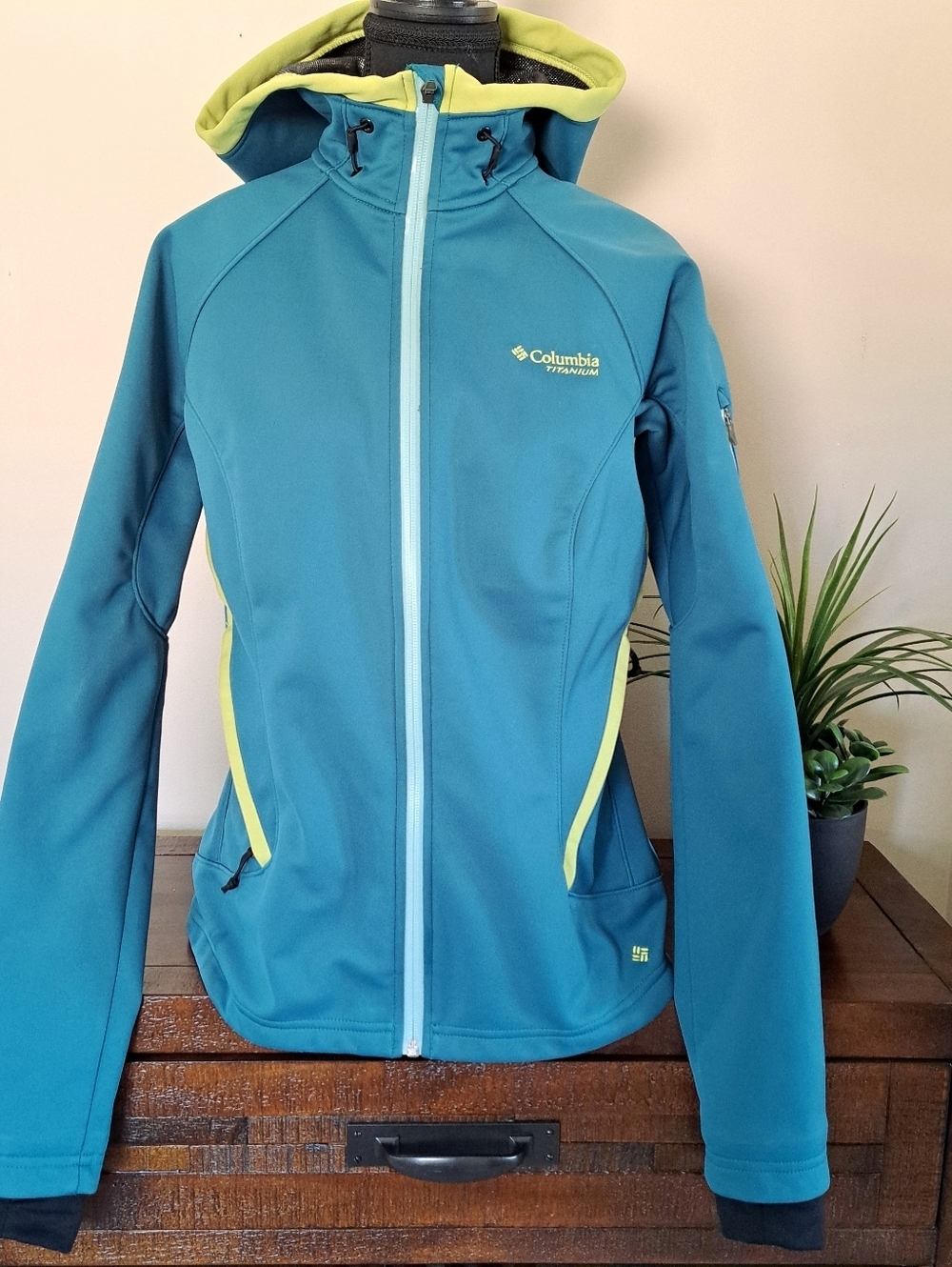 Columbia Titanium Jacket Women's Size Medium Casual Omni Heat Teal Green Outdoor